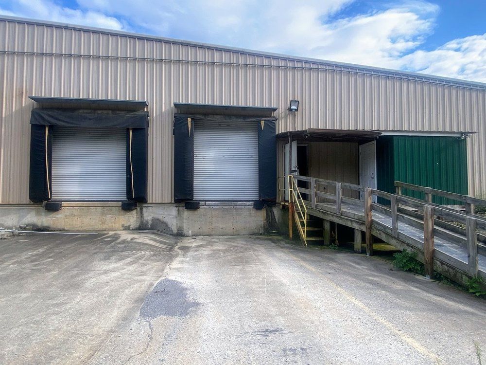 Former IGA Grocery Store : 6071 US --411 , Benton, TN 37307